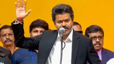 ఢిల్లీ పర్యటనకు విజయ్.. ప్రధాని, రాష్ట్రపతితో తొలి భేటీ