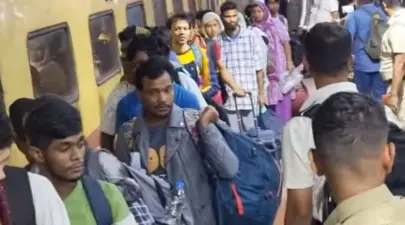 মঙ্গলবার রাতে মালদা টাউন স্টেশনে এসে পৌঁছলো ১১ মহিলা ও ৩ শিশুসহ ৩১জন অবৈধ বাংলাদেশী নাগরিকদের দল