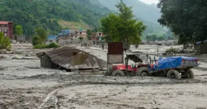 নেপালের বন্যা: মৃতের সংখ্যা ৬০০ ছাড়িয়েছে, 'মহাবিপর্যয় সতর্কতা' জারি করেছে চীন