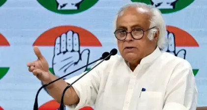 కులగణనపై కేంద్రం జాప్యం: ప్రధాని మోదీపై జైరాం రమేశ్ విమర్శలు