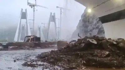 Mumbai rains: मुंबई में बारिश का कहर! 'मिसिंग लिंक' सुरंग में पानी भरने से बंद, 13 की मौत, स्कूल-कॉलेज भी बंद