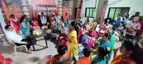 चतुर्थी सणानिमित्त मत्स्यव्यावसायिक महिलांना मत्स्य संस्थेतर्फे कडधान्य वाटप