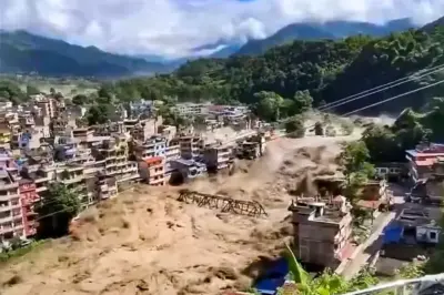 നേപ്പാള് മിന്നല് പ്രളയം: കാണാതായ മലയാളികളെക്കുറിച്ച് വിവരം ലഭിച്ചു; 18 പേരുമായി സംസാരിച്ച് മുഖ്യമന്ത്രിയുടെ ഓഫീസ്