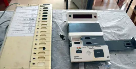 ಕಣಿವೆಯಲ್ಲಿ ದಶಕದ ನಂತರ ವಿಧಾನಸಭಾ ಚುನಾವಣೆ: ಕಾಶ್ಮೀರದಲ್ಲಿ ಮತ್ತೆ ಮತಹಬ್ಬ