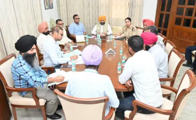 ਭਗਵੰਤ ਮਾਨ ਸਰਕਾਰ ਦਾ ਠੇਕੇ 'ਤੇ ਕੰਮ ਕਰਨ ਵਾਲੇ ਕਰਮਚਾਰੀਆਂ ਨੂੰ ਰੈਗੂਲਰ ਕਰਨ ਅਤੇ ਆਊਟਸੋਰਸਡ ਸਟਾਫ਼ ਨੂੰ ਠੇਕੇ 'ਤੇ ਲਿਆਉਣ ਦਾ ਫ਼ੈਸਲਾ ਨਿਰਪੱਖ ਢੰਗ ਨਾਲ ਲਾਗੂ ਕੀਤਾ ਜਾਵੇਗਾ: ਤਰੁਨਪ੍ਰੀਤ ਸਿੰਘ ਸੌਂਦ