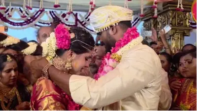 BREAKING : ದಾಂಪತ್ಯ ಜೀವನಕ್ಕೆ ಕಾಲಿಟ್ಟ 'ರಾಜಾಹುಲಿ' ಖ್ಯಾತಿಯ ನಟ ಚಿಕ್ಕಣ್ಣ : ಹಲವು ಗಣ್ಯರು ಭಾಗಿ, ಶುಭಹಾರೈಕೆ