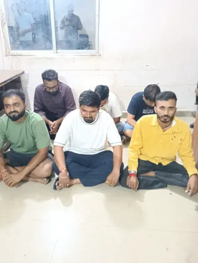 ટંકારાની ઇન્દ્રપ્રસ્થ સોસાયટીના મકાનમાં જુગાર રમતા છ ઝડપાયા, રૂ ૧.૫૨ લાખનો મુદામાલ જપ્ત