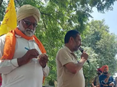 ਨਵਾਂਸ਼ਹਿਰ-ਗੜ੍ਹਸ਼ੰਕਰ ਰੋਡ ਜਲਦ ਬਣਾਉਣ ਲਈ ਦਿੱਤਾ ਧਰਨਾ
