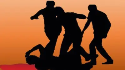 Middle-aged man stripped naked, assaulted by mob for peeping into house