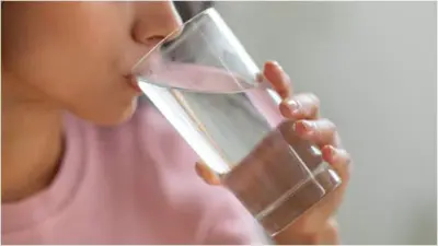 Right Time to Drink Water : నీళ్లు ఏ సమయంలో తాగితే మంచిది? ఇలా తాగితేనే బెస్ట్, లేదంటే సమస్యలు రావచ్చు
