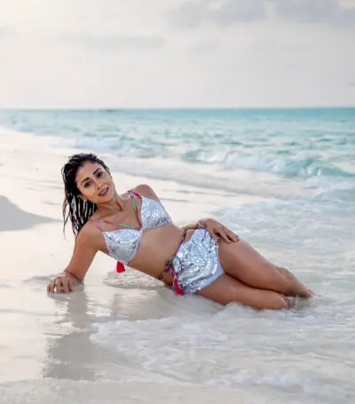 How Chetna, Ananya Glam Up The Bikini