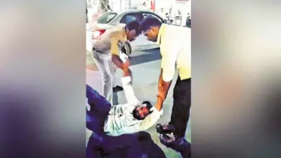 Jammikunta | జమ్మికుంటలో రెచ్చిపోయిన పోలీసులు.. నడిరోడ్డు మీద చితకబాది.. ఠాణాకు లాక్కెళ్లిన పోలీసులు