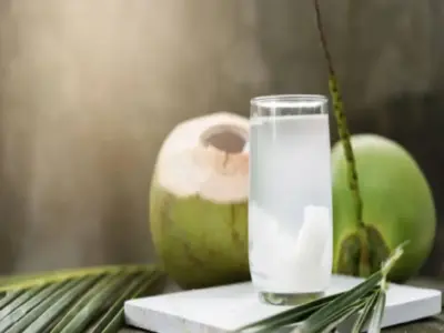Open coconut water becomes poisonous within hours! Learn about its side effects on the body