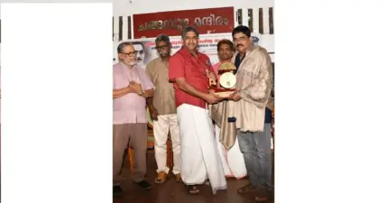 ചങ്ങമ്പുഴ കൃഷ്ണപിള്ള കലാപ്രതിഭാ പുരസ്കാരം അഭിനേതാവ് ഗോപൻ ചരുവിളക്ക്