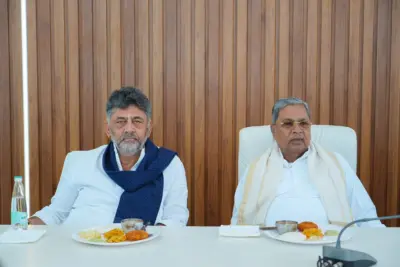 ಬ್ರೇಕಿಂಗ್: ಇಂದು ಮಧ್ಯಾಹ್ನ 3 ಗಂಟೆಗೆ ಸಿಎಂ ಸ್ಥಾನಕ್ಕೆ ರಾಜೀನಾಮೆ; ಉಪಾಹಾರ ಕೂಟದಲ್ಲಿ ಸಚಿವರ ಸಮ್ಮುಖದಲ್ಲೇ ಘೋಷಿಸಿದ ಸಿದ್ದರಾಮಯ್ಯ!