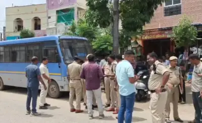 సిద్దిపేటలో పోలీసుల కళ్లు కప్పి ఖైదీ పరారీ