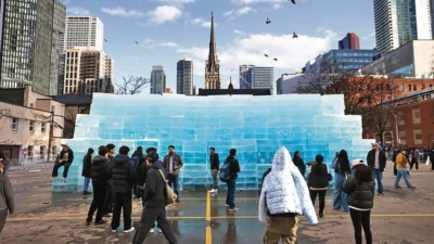 Drake's ice sculpture stunt creates chaos