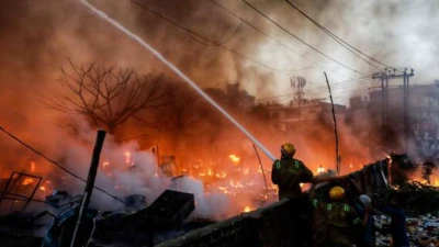 Massive Fire Breaks Out In Lucknow's Vikas Nagar Slums, Rescue Operation Underway