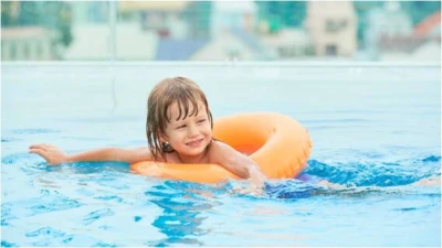 Kids Swimming : పిల్లలకు స్విమ్మింగ్ నేర్పిస్తే కలిగే లాభాలివే.. జీవితాంతం ఉపయోగపడే స్కిల్ ఇది, ఎందుకంటే