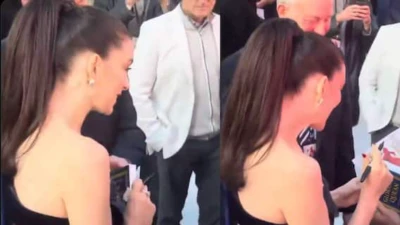 WATCH: Fan Gifts Quran To Anne Hathaway After The Devil Wears Prada 2 Star Says 'Inshallah'