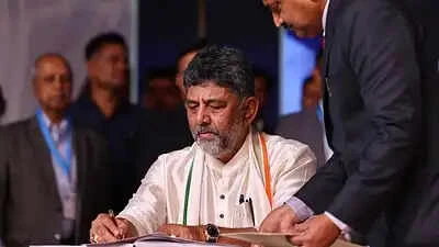 കര്‍ണാടക മുഖ്യമന്ത്രിയായ ഡി.കെ. ശിവകുമാറിൻ്റെ ആദ്യ പ്രഖ്യാപനം; വിദ്യാര്‍ത്ഥികള്‍ക്ക് സൗജന്യ ബസ് പാസ് പ്രഖ്യാപിച്ചു