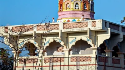 Shivling recovered from abandoned temple in Aligarh; right wing groups demand restoration