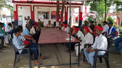कम्युनिटी पुलिसिंग के तहत थाना महुली में प्रहरियों (चौकीदारों) के साथ बैठक आयोजित किया गया