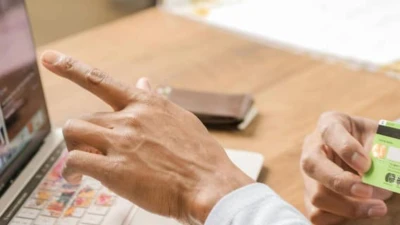 Ex-Banker And IIT Graduate Calls Out 'Toxic' Culture After Quitting Rs 17 LPA Job, Praises Groww, Zerodha