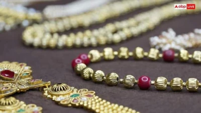 Gold Purchase Limit: एक बार में कितना गोल्ड खरीद सकते हैं भारतीय, क्या इसकी भी है कोई लिमिट?