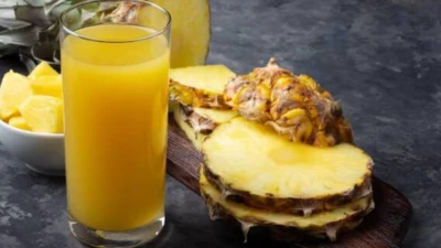 Pineapple Juice Benefits: ઇમ્યુનિટીથી લઈને હાડકાં મજબૂત બનાવવા સુધી પાઇનેપલ જ્યૂસના 5 ફાયદા જાણો