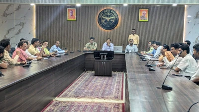 पेट्रोल-डीजल व गैस की पर्याप्त उपलब्धता, अफवाहों से रहें दूर: डीएम