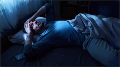 Struggling to Sleep : శరీరం అలసిపోయినా నిద్ర రాకపోవడానికి కారణాలు ఇవే.. ఈ టిప్స్​తో బాడీకి రెస్ట్ ఇచ్చేయండి
