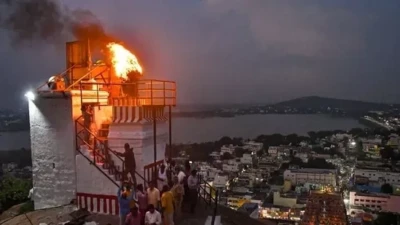 Thiruparankundram Deepam row: Madras HC flags contempt, asks state govt to explain