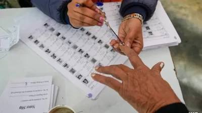 نئی دہلی کے گواہوں نے انتخابی فہرست میں بڑے پیمانے پر نظر ثانی کی جبکہ EC نے SIR مرحلہ III ملک گیر مہم میں توسیع کی