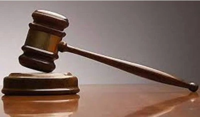 कपाळावर टिकली नाही, भांगेत कुंकू नाही... नवऱ्याला कसा रस असेल? पुण्यात न्यायाधीशांनी केली टिप्पणी