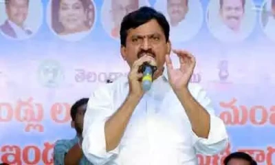 మేమే రైతు పక్షపాతి.. కాదు మేం..
