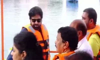 గోదావరిలో పవన్ పడవ ప్రయాణం..