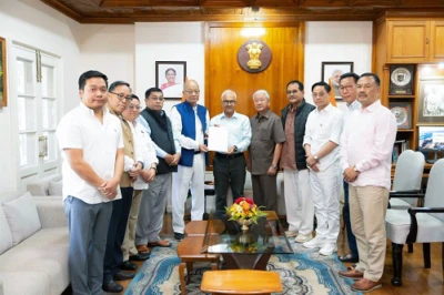 Manipur Congress urges action to restore normalcy in state, Submits memorandum to Governor