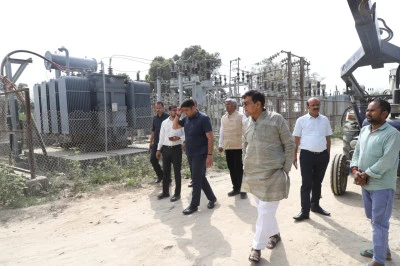 मड़ियाहूं उपकेंद्र के अवर अभियंता निलम्बित, ऊर्जा मंत्री के निरीक्षण में पाए गए अनुपस्थित