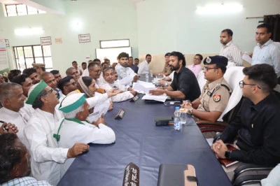 सहारनपुर में सम्पूर्ण समाधान दिवस में डीएम सख्त, लापरवाही पर लेखपाल निलंबित