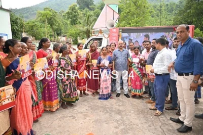 ଲୋକଙ୍କ ନିକଟରେ ଯୋଜନା ସହ ବିକାଶ