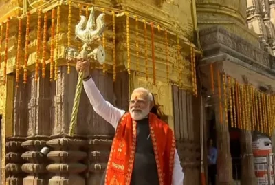 विशेष पूजा के बाद बच्चों से मिले पीएम मोदी, काशी में दिखा भावनात्मक नजारा - Sanjeevni Today