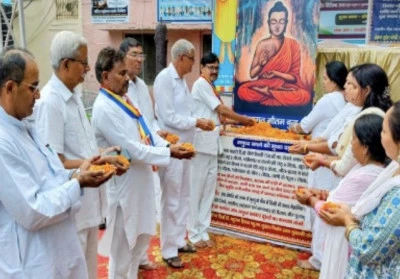 मुरादाबाद में बुद्ध जयंती पर अंबेडकर पार्क में पुष्पांजलि सभा, समाज ने याद किए शांति और करुणा के संदेश