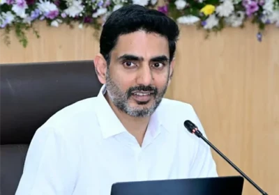ప్రభుత్వ పాఠశాలలపై తల్లిదండ్రుల్లో నమ్మకం కలిగించండి : మంత్రి లోకేష్