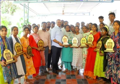 స్కూల్ టాపర్లకు మంత్రి కోమటిరెడ్డి గిఫ్ట్ ఏంటో తెలుసా?