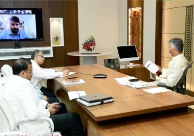 ఈవీలు, ఛార్జింగ్ స్టేషన్ల ఏర్పాటుపై సీఎం చంద్రబాబు సమీక్ష