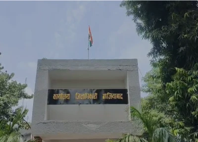 गाज़ियाबाद में गौर रेवेन्यू सोसायटी अग्निकांड के बाद प्रशासन अलर्ट, डीएम की अध्यक्षता में आपदा प्रबंधन की बड़ी बैठक, हाईराइज सुरक्षा पर सख्त निर्देश