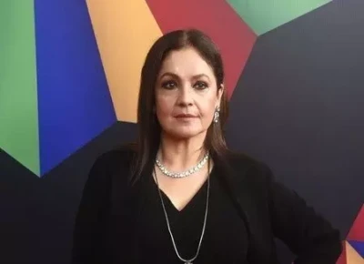Pooja Bhatt Reveals How Mahesh Bhatt Defended Her Original Voice in Daddy on Indian Idol