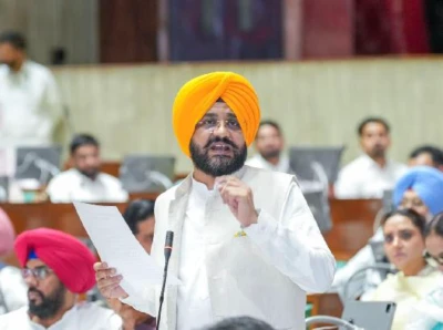 ਕਿਰਤ ਮੰਤਰੀ ਸੌਂਦ ਵੱਲੋਂ Minimum Wages ਦੀਆਂ ਬੇਸਿਕ ਰੇਟ ਵਧਾਉਣ ਸਬੰਧੀ ਮਤਾ ਪੰਜਾਬ ਵਿਧਾਨ ਸਭਾ 'ਚ ਪੇਸ਼