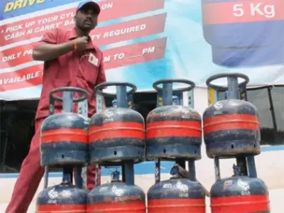 5 Kg Gas Cylinder Rules: ପ୍ରବାସୀ ଶ୍ରମିକଙ୍କ ପାଇଁ ସହାୟତା, ୫ କିଲୋଗ୍ରାମ ସିଲିଣ୍ଡର ଆବଣ୍ଟନକୁ ଦ୍ୱିଗୁଣିତ କଲା କେନ୍ଦ୍ର